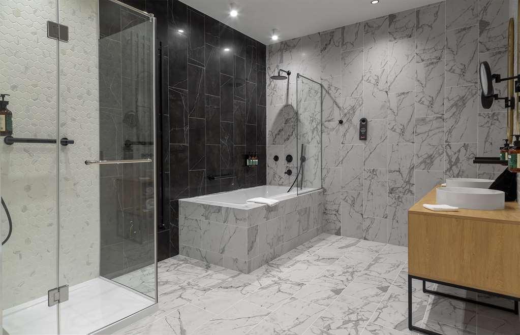 מלון The Basilian Minsk, Curio Collection By Hilton מראה חיצוני תמונה